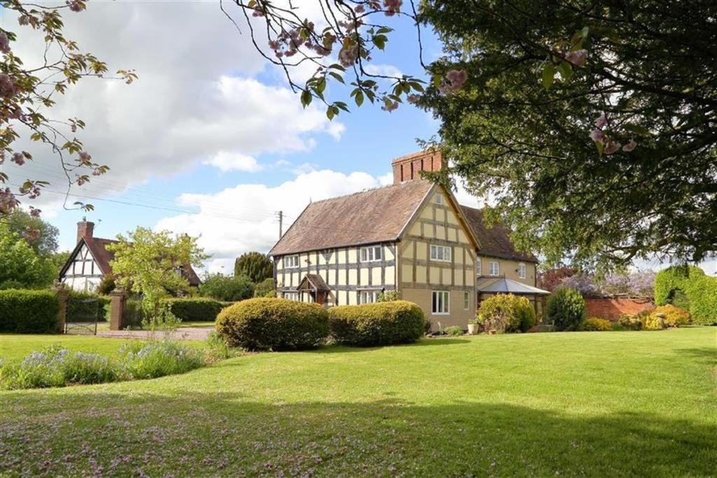 Spenford House 1640 Listed House Idilic Location Pub Walking Distance Bed & Breakfast Loppington Exterior photo